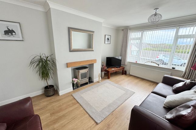 3 Gainsborough Avenue, Stockport photo 2