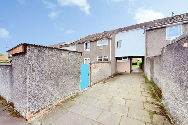 107 Ralston Court, Glenrothes photo 2