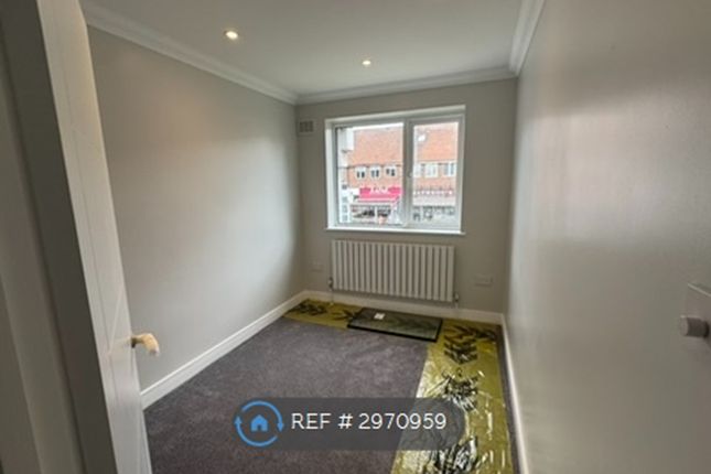 Flat, Milburn House West Barnes Lane, London photo 4
