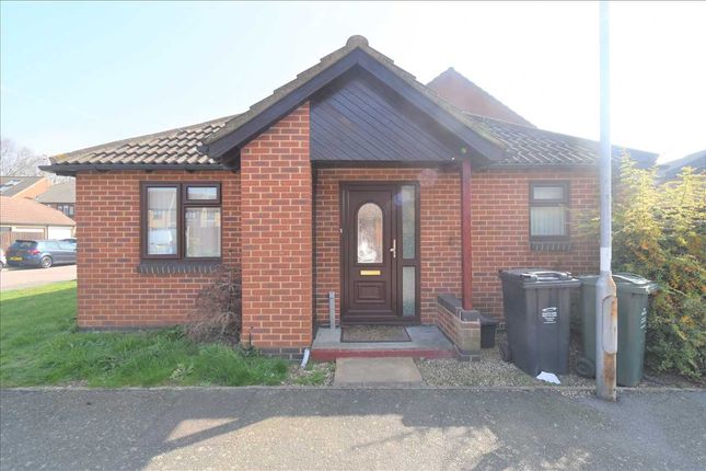 Thumbnail Bungalow to rent in Johnsons Way, Greenhithe