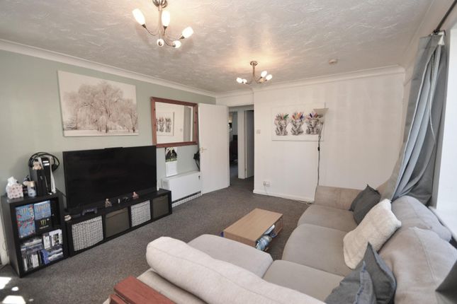 36, Swinford Hollow, Northampton photo 2