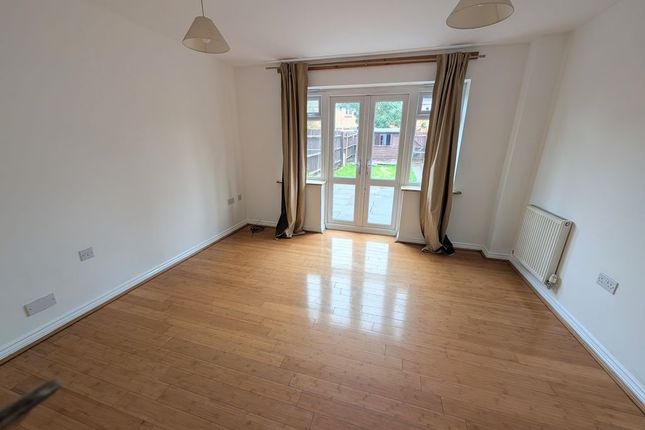 9, Templar Drive, Nuneaton photo 5