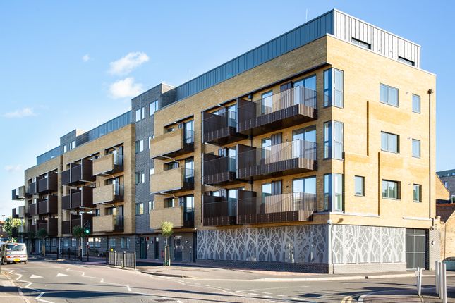 Thumbnail Flat for sale in Mission Grove, London