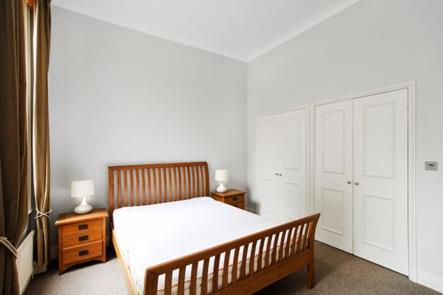Flat 9 29-31 Courtfield Road,, South Kensington, London photo 5