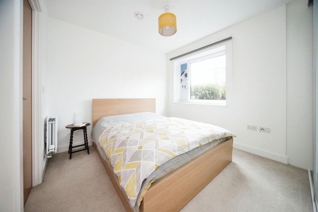 Flat for sale in Stirling Drive, Luton