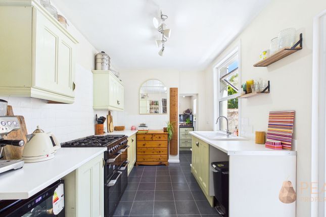 94 Tarring Road, Worthing photo 4