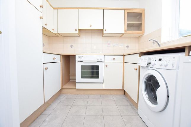 8, Sparks Close, Dagenham photo 4