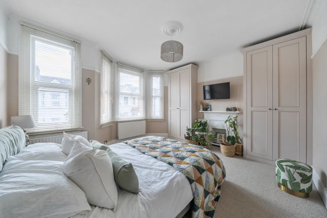 21, Datchet Road, London photo 4