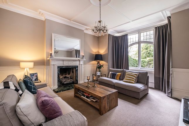 Thumbnail Terraced house for sale in Clapham Common West Side, London