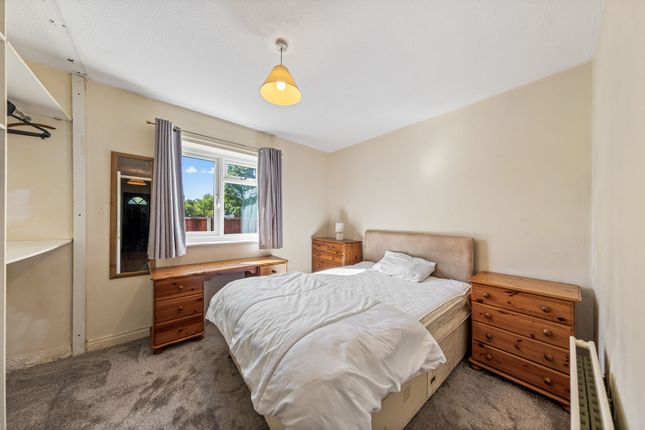 15 Charnwood Close, Warrington photo 3