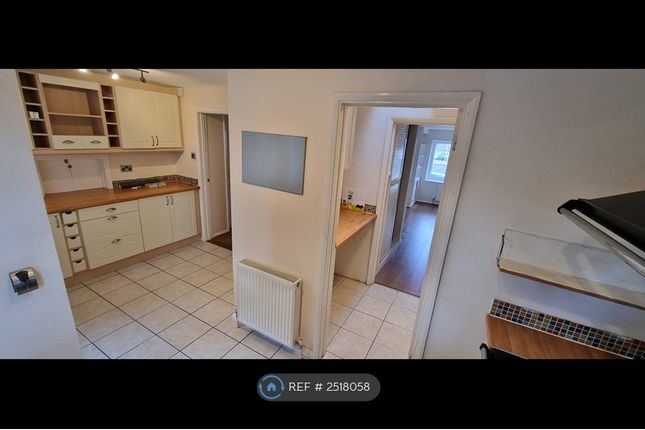 Kitchen More Pic