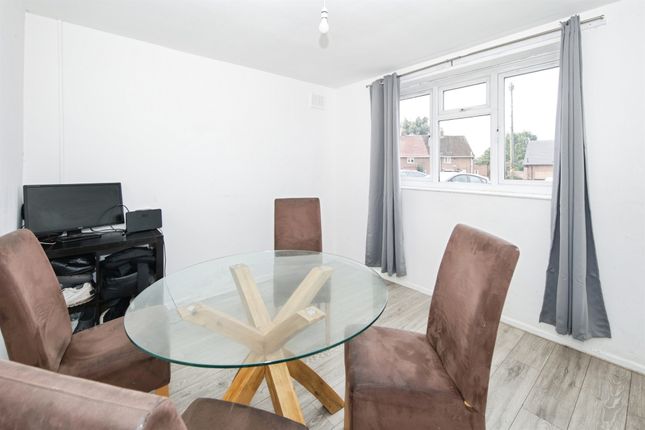 19, Hall Close, COVENTRY photo 4