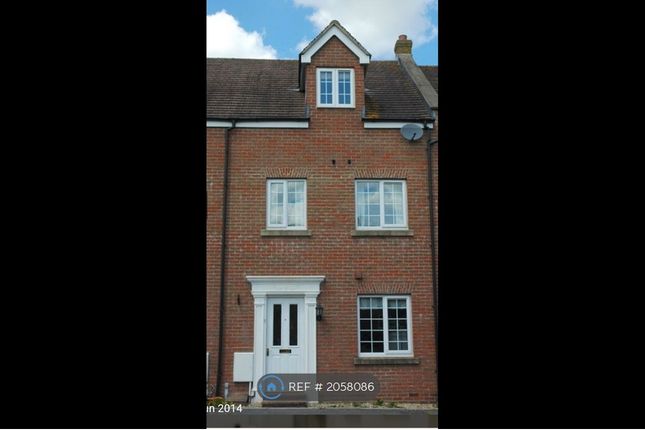 Thumbnail Terraced house to rent in Cerne Avenue, Gillingham