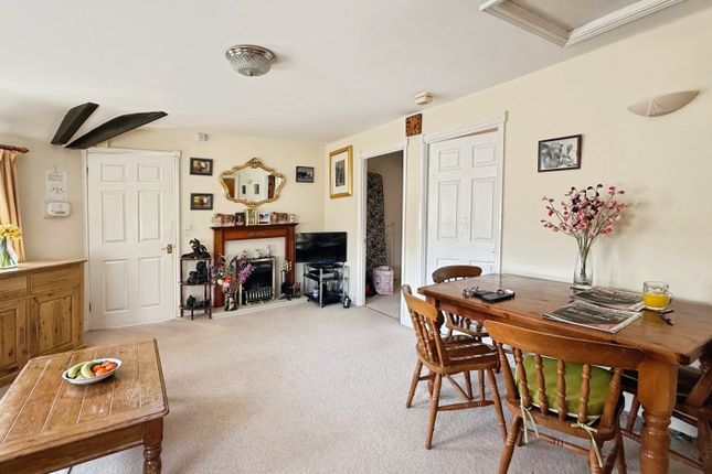 Flat 14 William House Court, Eden Vale Road, Westbury photo 3