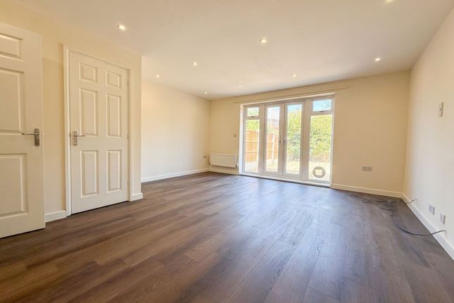 1 Buttercup Avenue, Sheerness photo 4