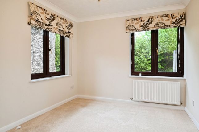 45, Kings Road, Crowthorne photo 4
