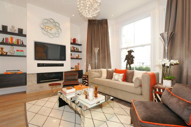 Flat to rent in Marloes Road, Kensington, London