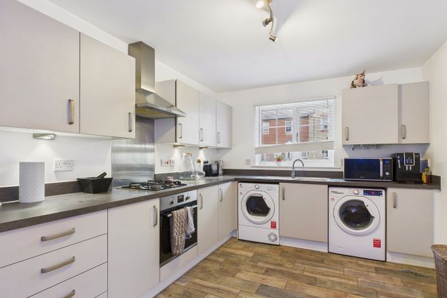 6, Gray Avenue, Ely photo 2