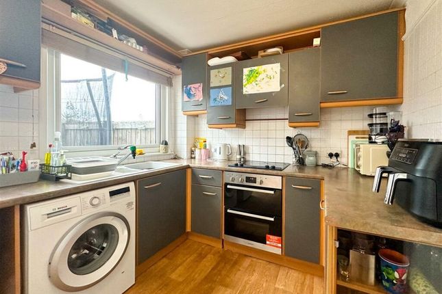 80, Manor Way, Helston photo 4