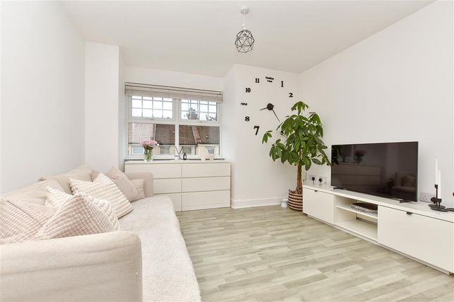 Kitchen / Living Room