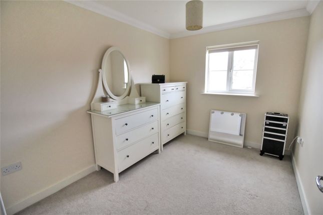 Flat for sale in Jagoda Court, Swindon