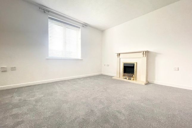 18d, Lloyd Close, Cheltenham photo 4
