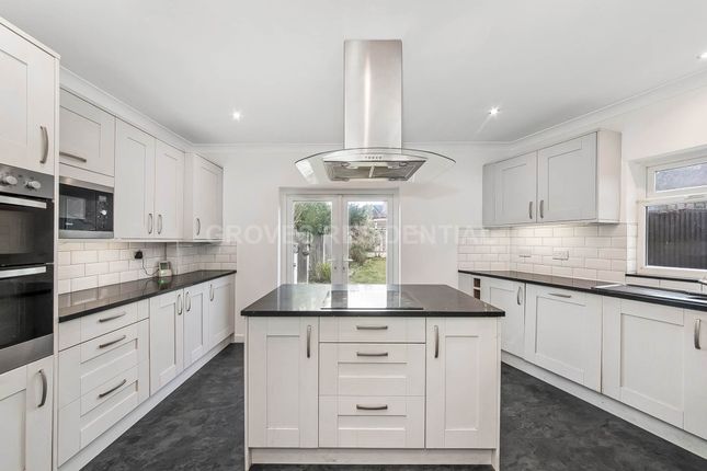 6, Myrtle Grove, New Malden photo 3