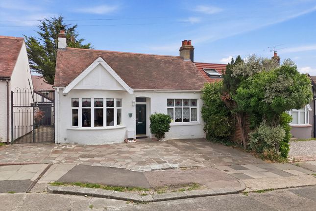2-bed semi-detached on 26, Highfield Grove, Westcliff-on-sea, £400,000