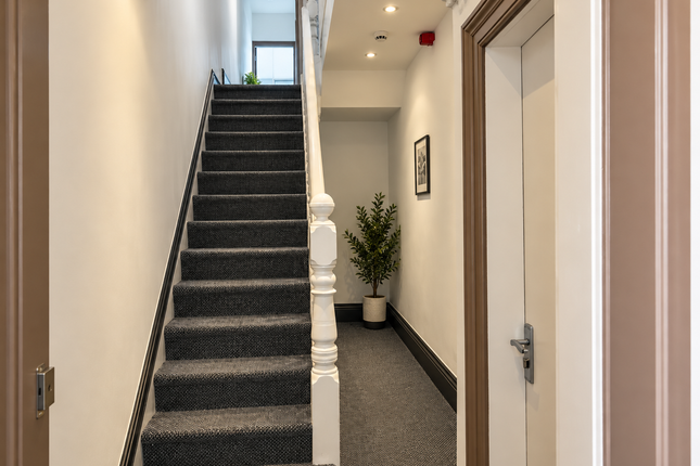 Ground floor (Front Room), 394 , Moss Lane, Manchester photo 5