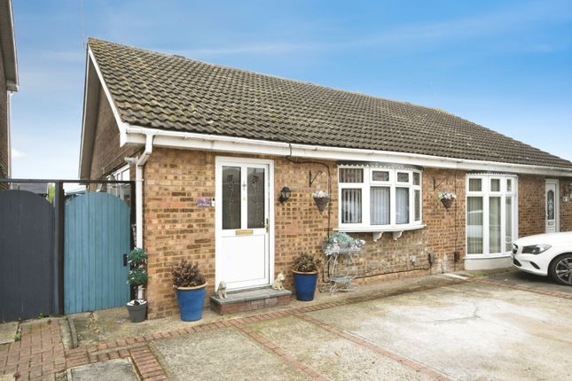 2-bed semi-detached on 4, The Ridings, Essex, £275,000