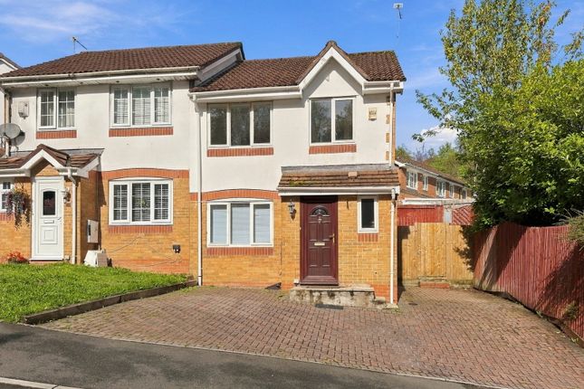 84, Cefn Close, Pontypridd photo 2