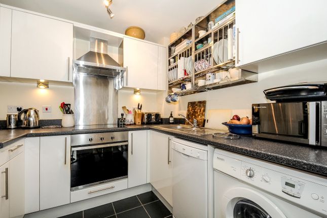 Flat 7, 141, Clapham Road, London photo 4