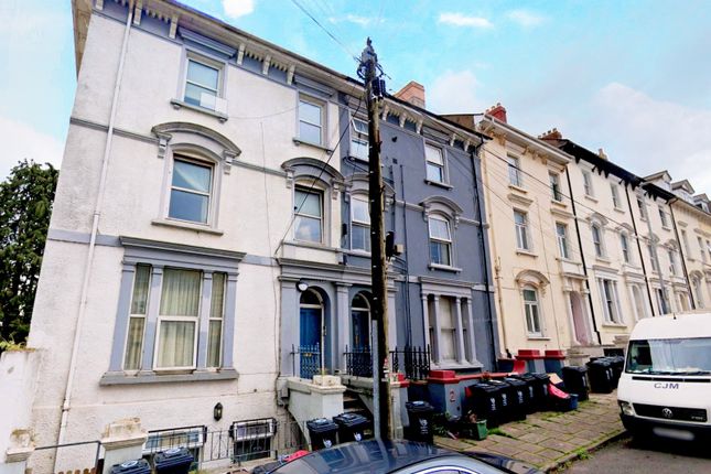 Thumbnail Flat to rent in Clytha Square, Newport