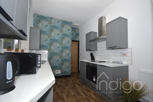 Room to rent in Birches Head Road, Northwood, Stoke-On-Trent