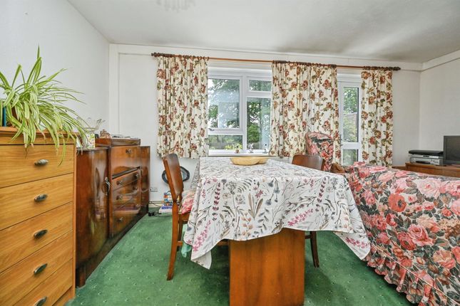 10, Heather Way, Hemel Hempstead photo 3