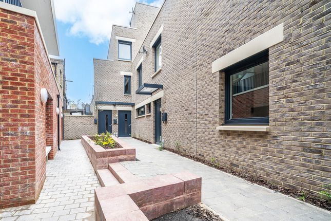 Thumbnail Terraced house for sale in House 3 Tower Bridge Mews, Southwark