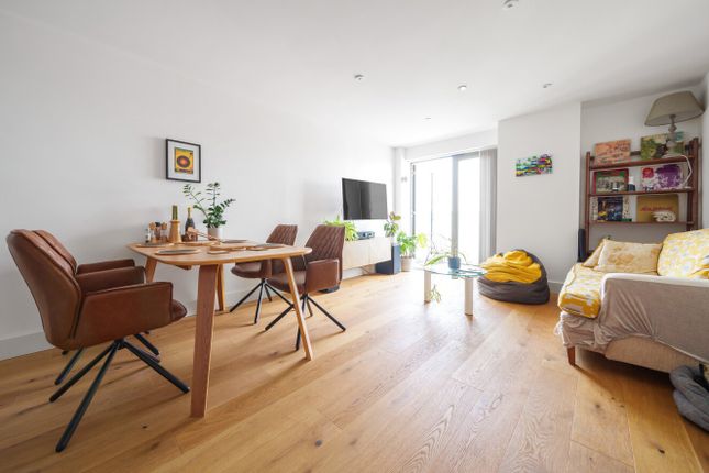 Thumbnail Flat for sale in 133 Kingsway, Hove