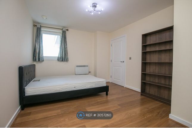 The Junction Grays Place, Slough photo 2