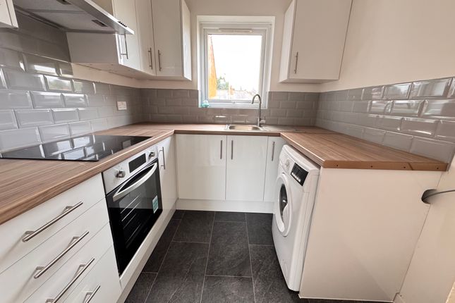 Flat 8, Whitehall Court, Penn, Wolverhampton photo 5