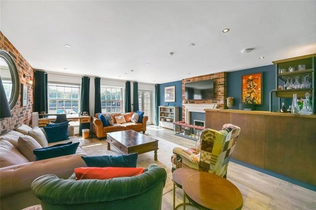 5-bed terraced on 76B, Grove Park Road, London, £12,000/mo