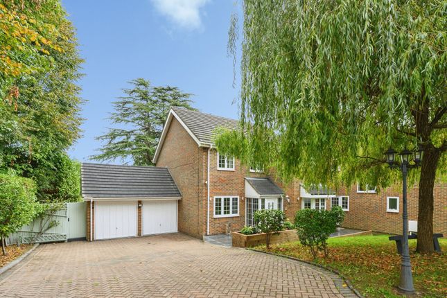 5-bed detached on Hadley Wood Rise, Kenley, £850,000