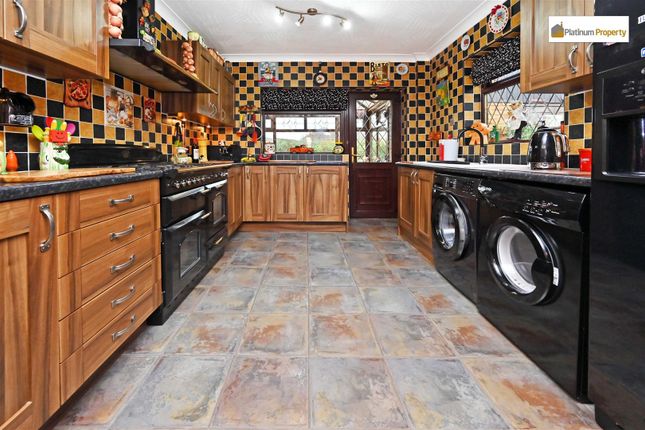 25, Vicarage Crescent, Stoke-On-Trent photo 2