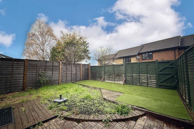 78, Morley Close, Yateley photo 5