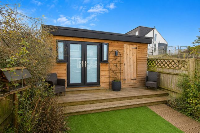 57, Cardinal Avenue, Morden photo 4