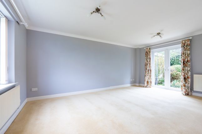 23, Birch Drive, Burford photo 4