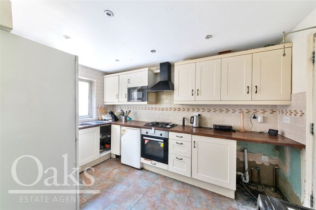 13, Davidson Road, Surrey photo 2