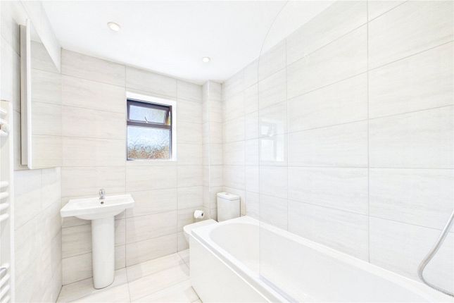MARKETING CARD - 33,, Wedgewood Way, Reading photo 3