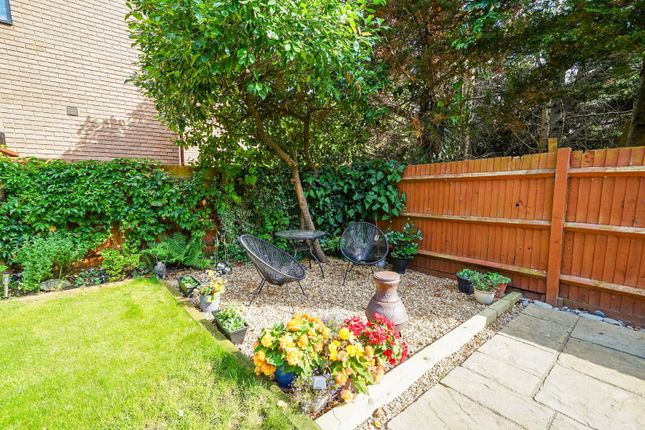 Detached house for sale in Oxendon Court, Leighton Buzzard