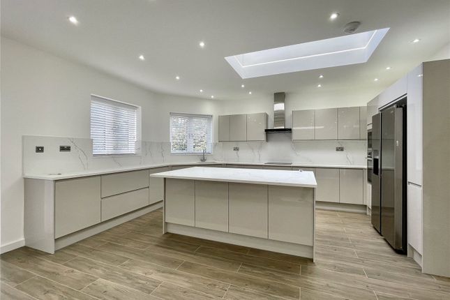Thumbnail Detached house to rent in Deacons Hill Road, Elstree, Borehamwood, Hertfordshire