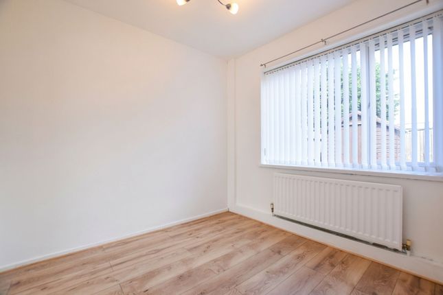10 Priestley Gardens, Gateshead photo 5